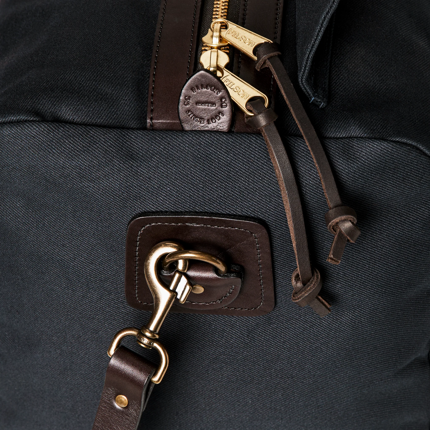 MEDIUM DUFFLE NAVY