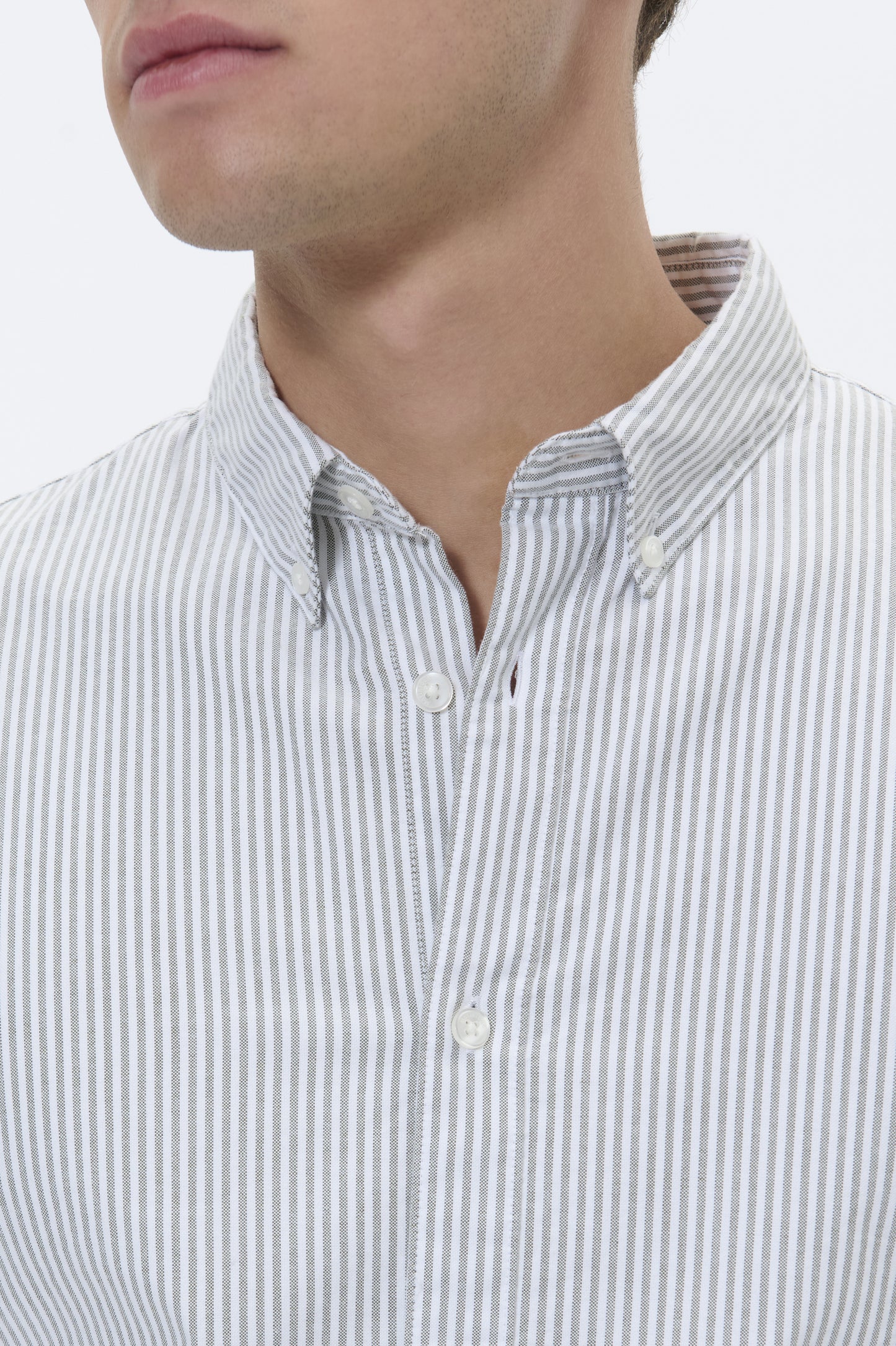 TROSTOL BUTTON DOWN