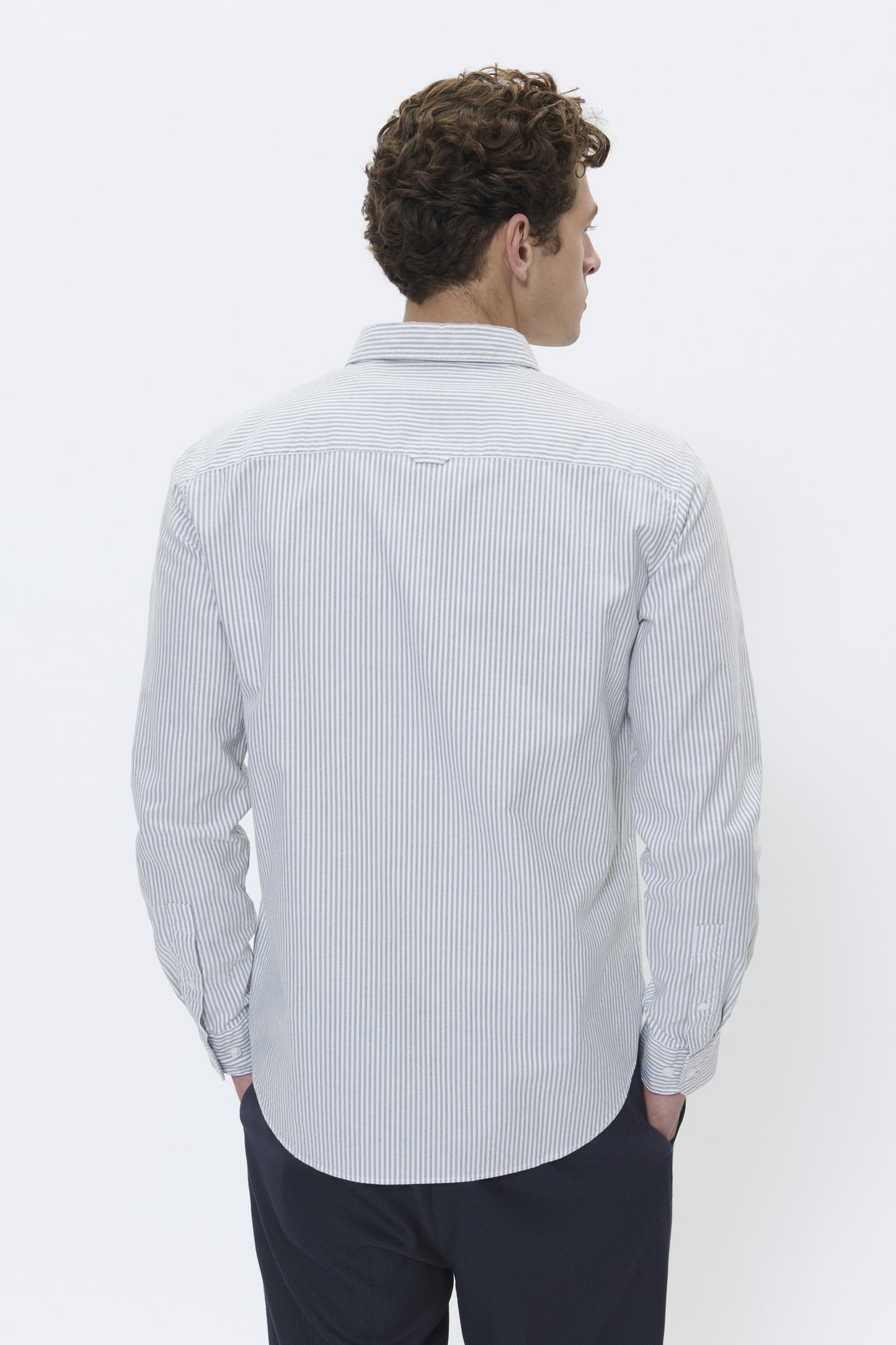 TROSTOL BUTTON DOWN