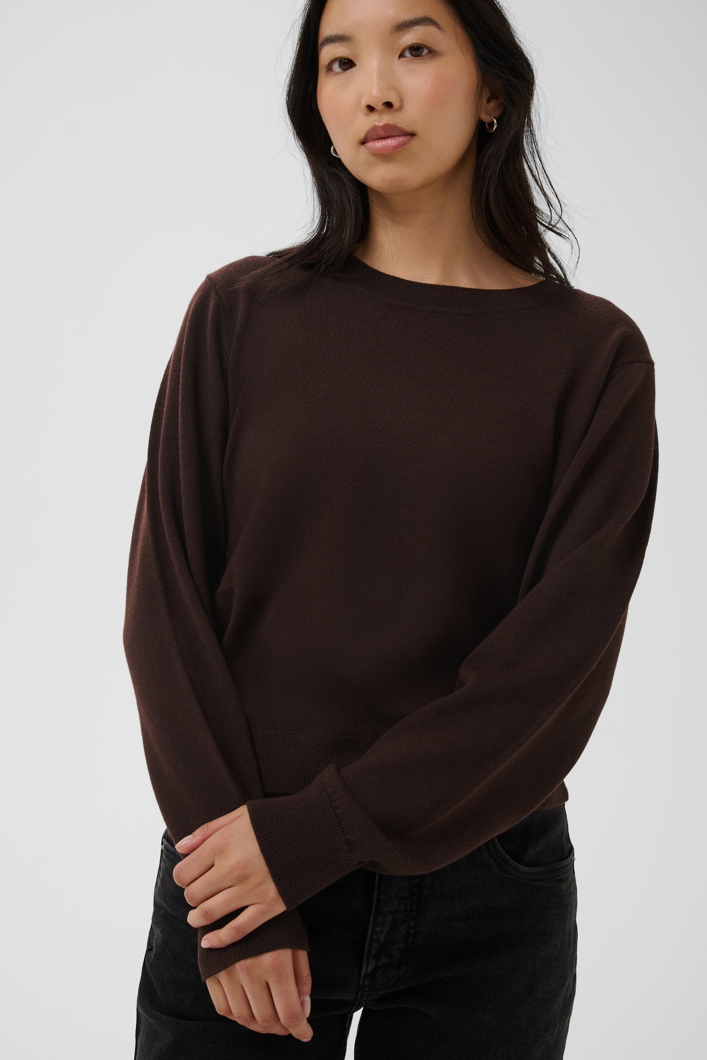 YONA CREW NECK SWEATER