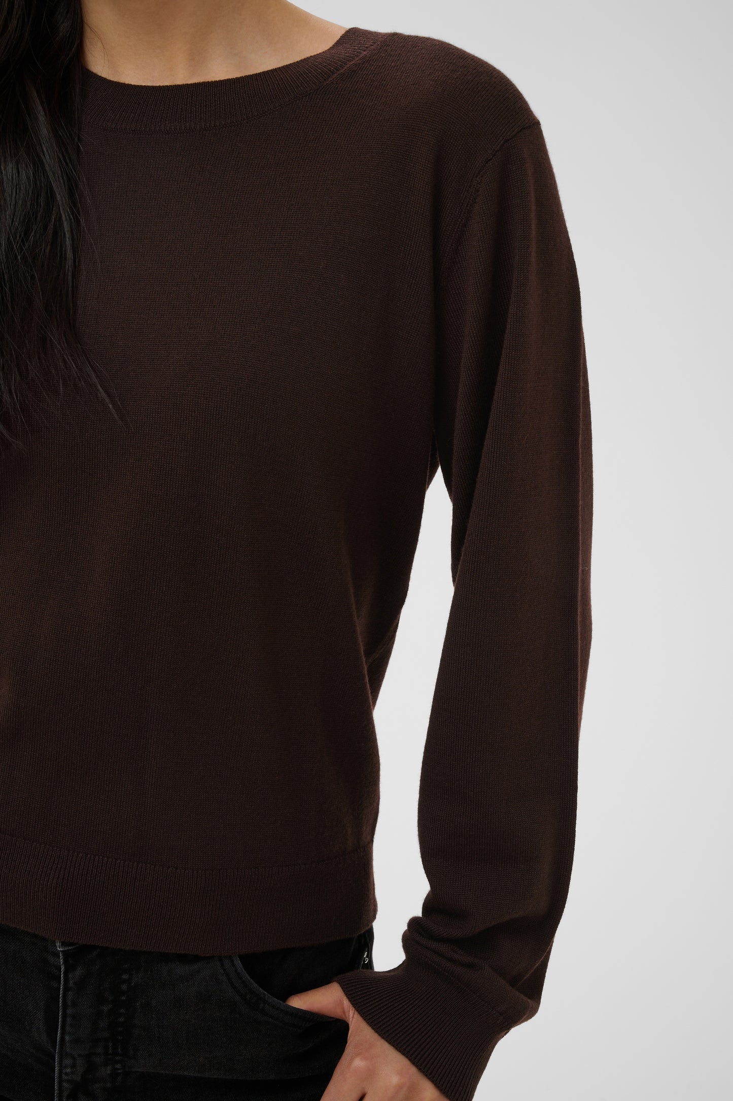 YONA CREW NECK SWEATER