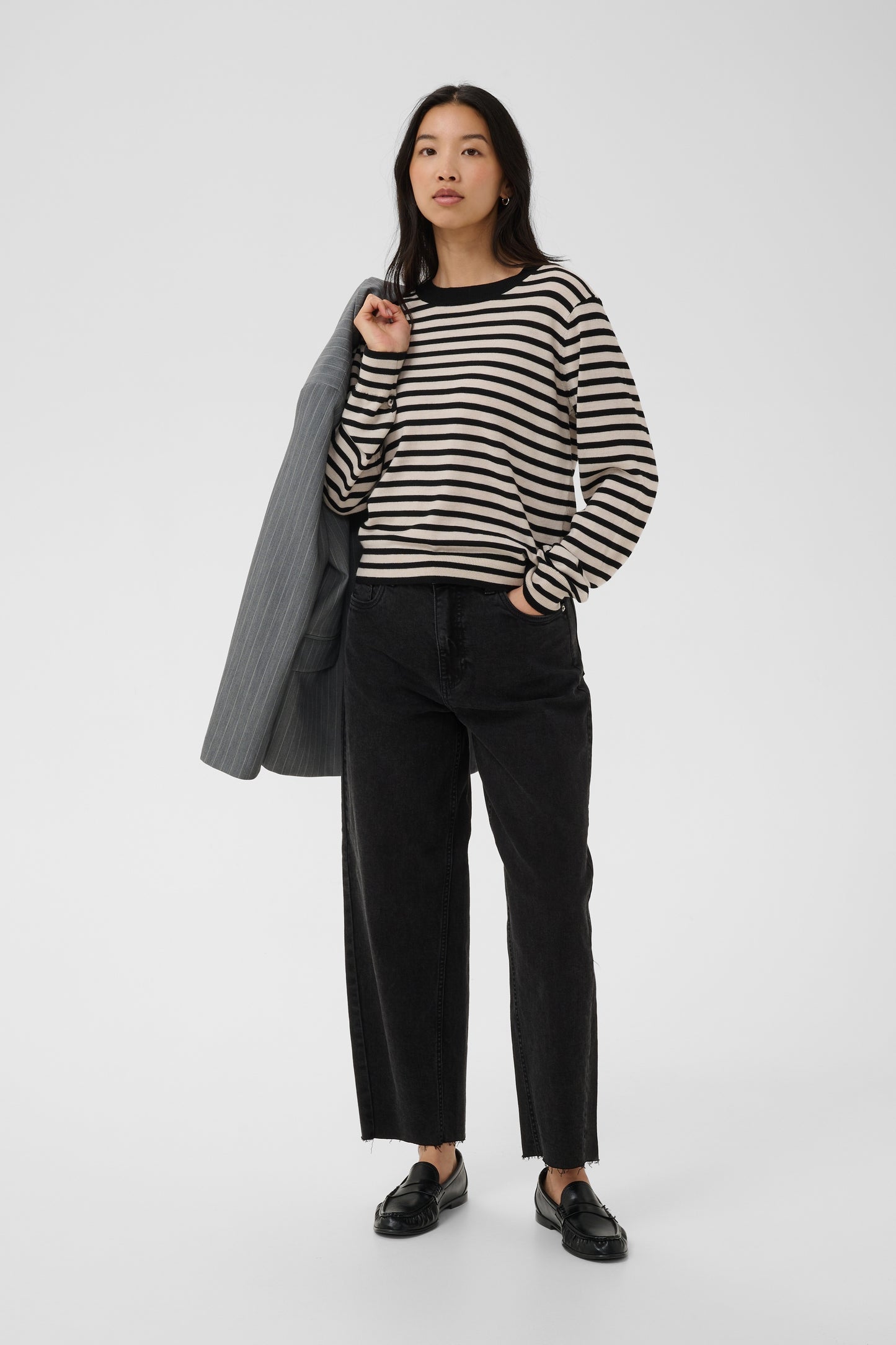 YONA CREW NECK SWEATER