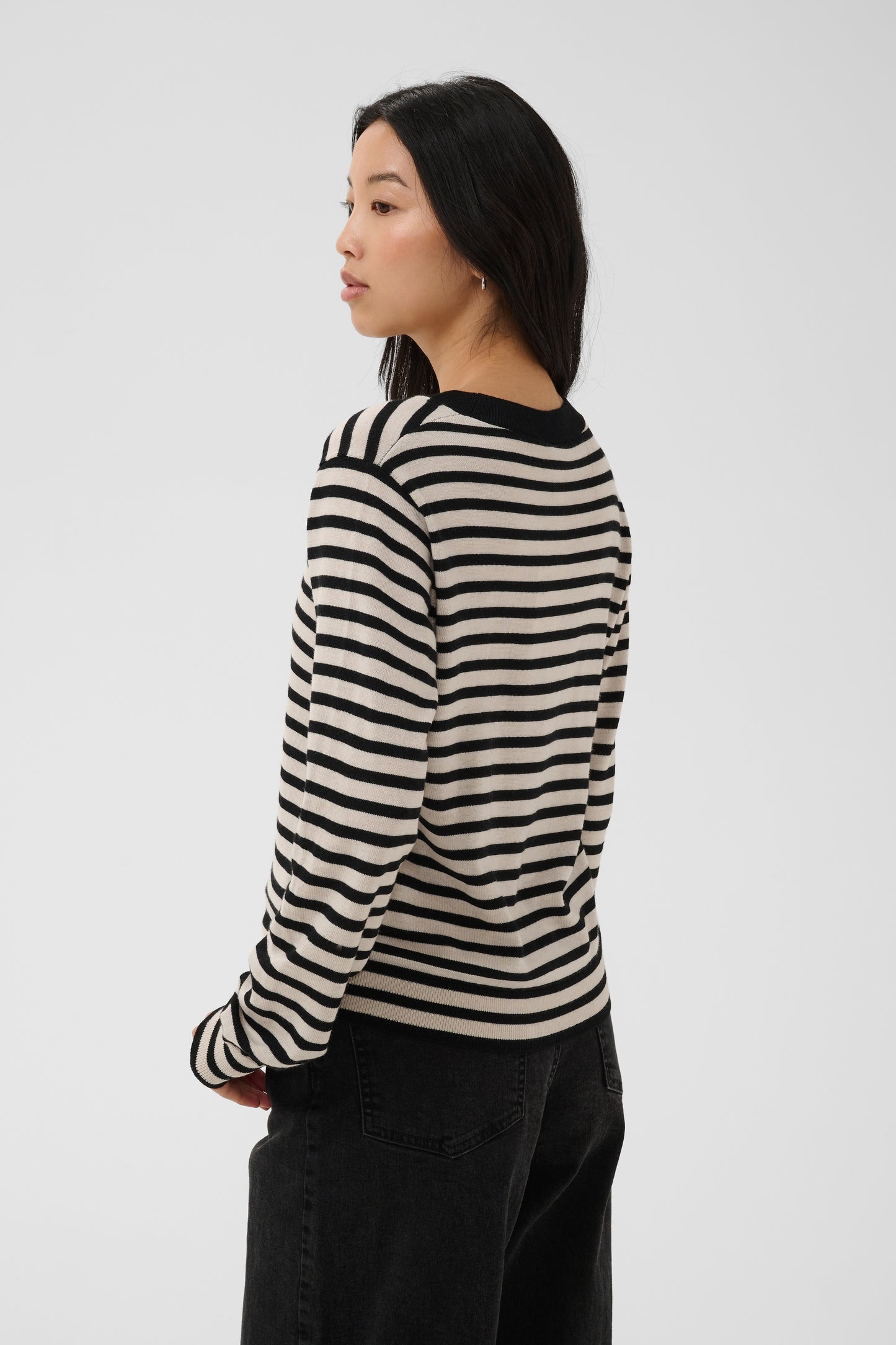 YONA CREW NECK SWEATER