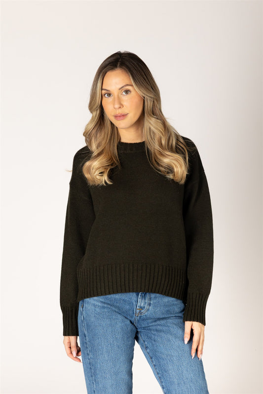 BECCA ESSENTIALS CREW