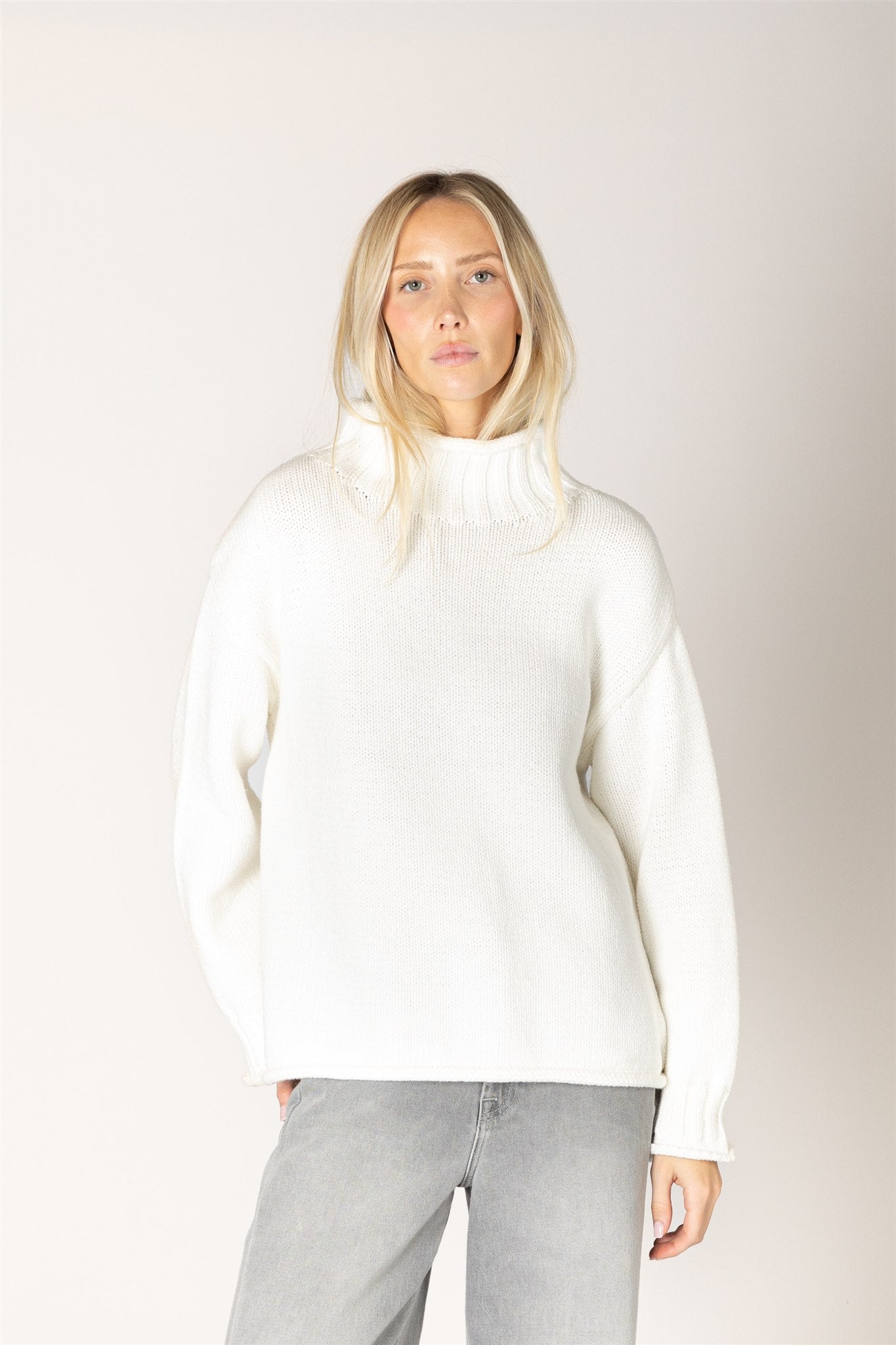 DOLLY SWEATER