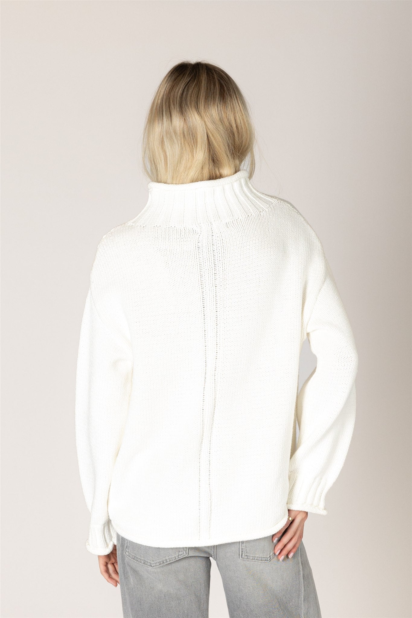 DOLLY SWEATER