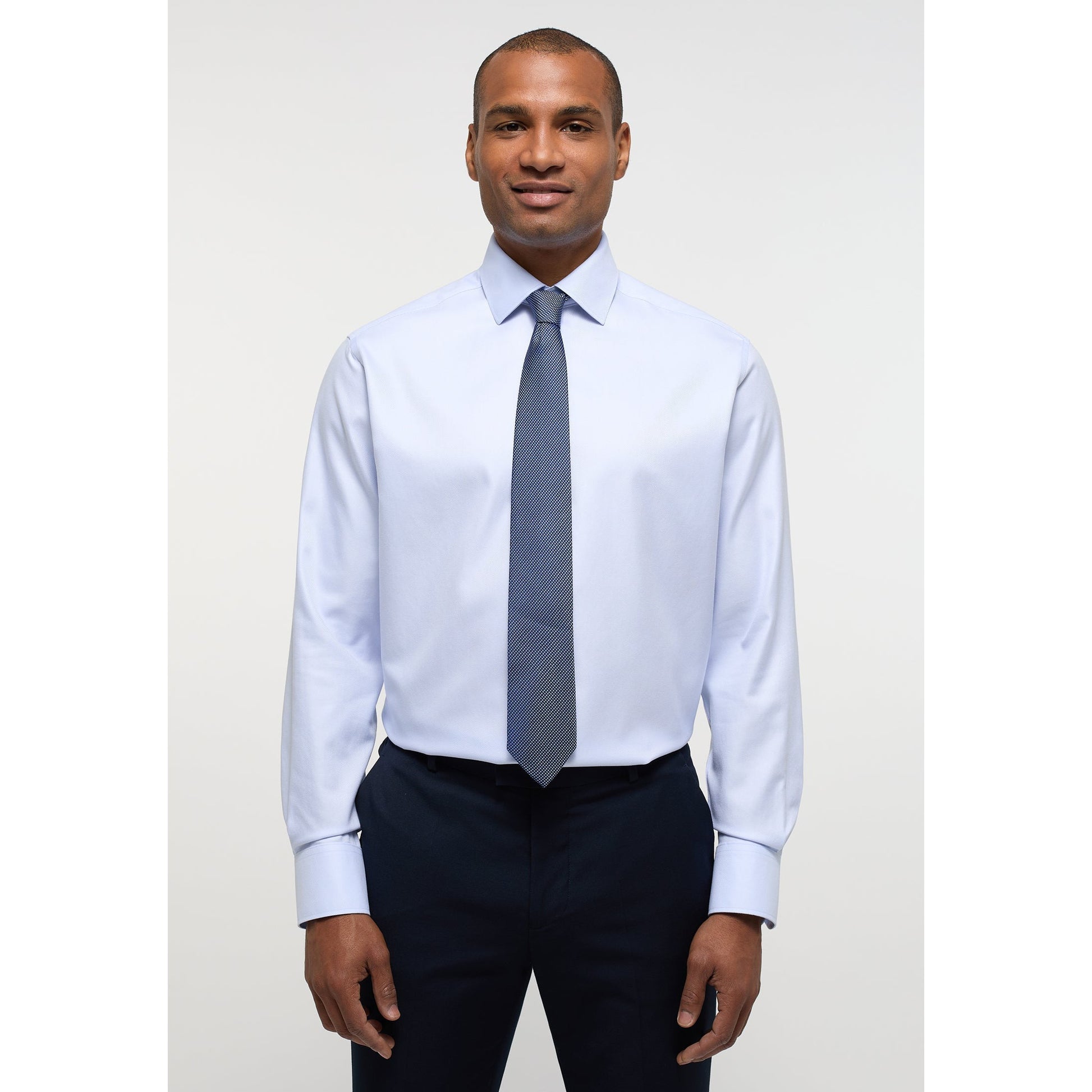 STRUCTURED TWILL MODERN FIT CUTAWAY COLLAR STRUCTURED TWILL MODERN FIT CUTAWAY COLLAR