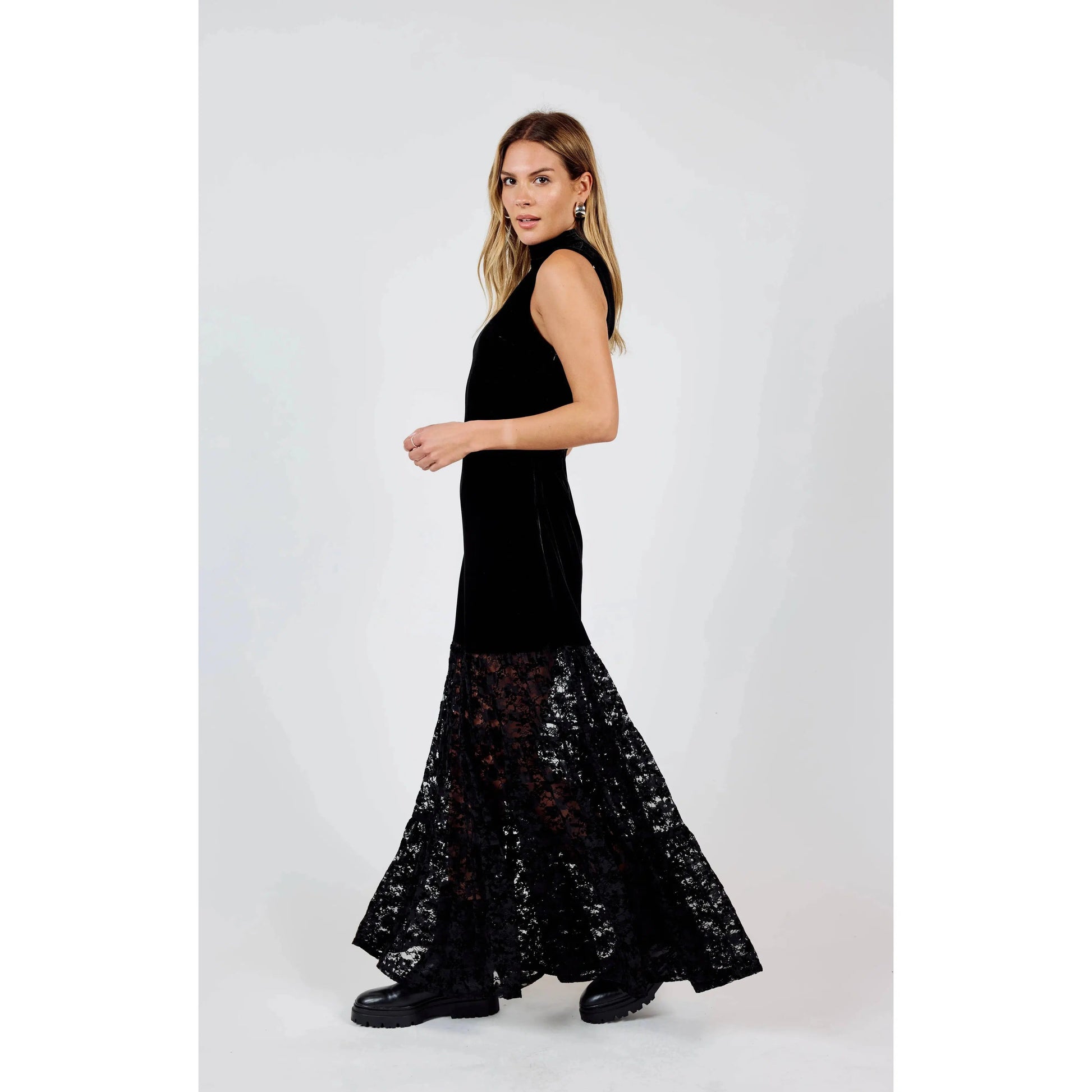 AT DUSK VELVET LACE CONTRAST MAXI DRESS AT DUSK VELVET LACE CONTRAST MAXI DRESS