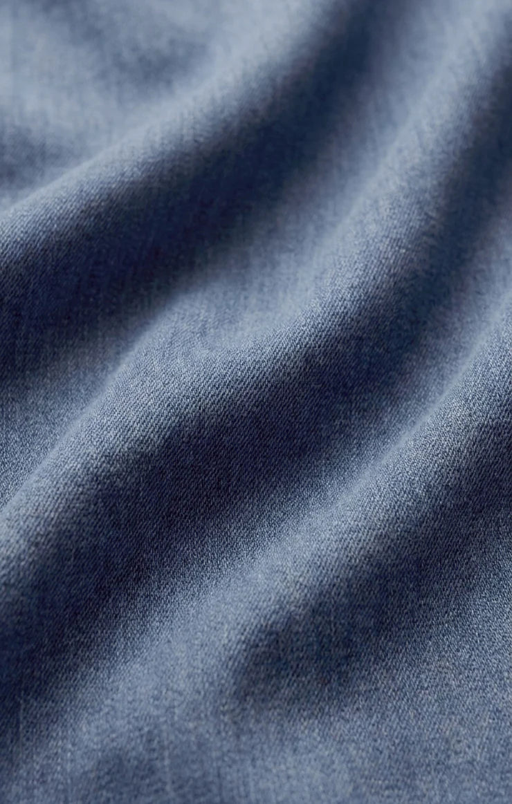 THE PERFECT TWILL BUTTON UP