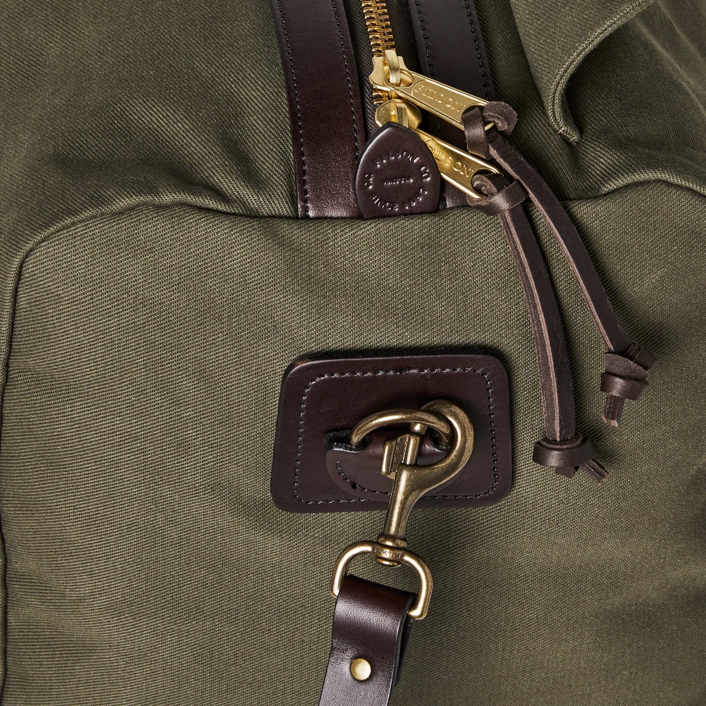 MEDIUM DUFFLE OTTER GREEN