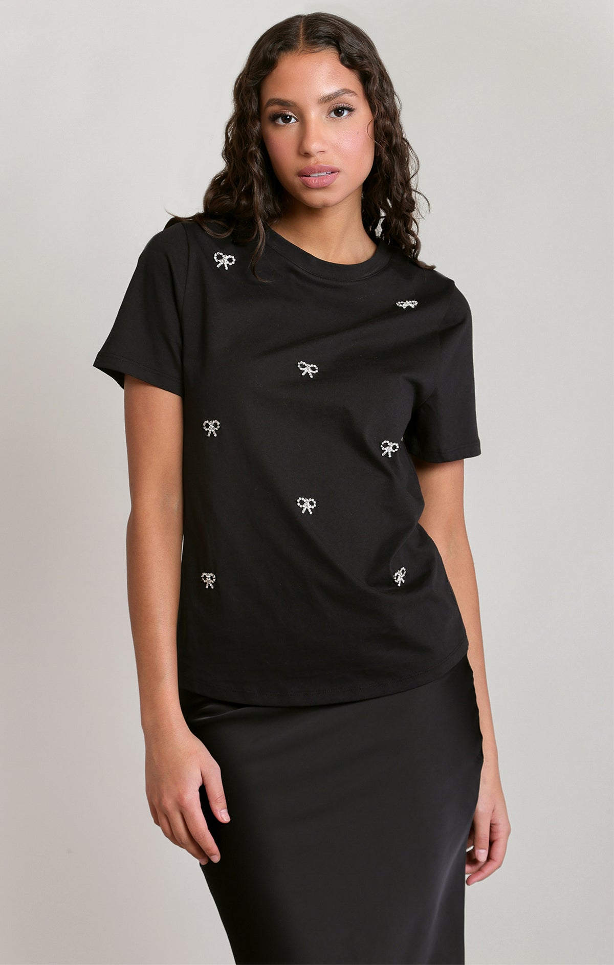EMBELLESHED BOW TOP