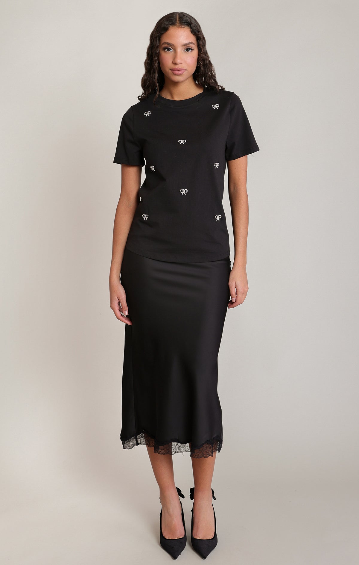 EMBELLESHED BOW TOP
